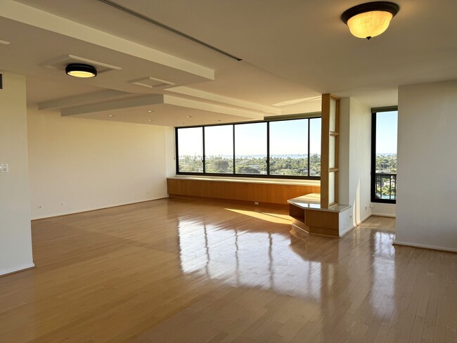 Foto del edificio - Regency at Kahala - Two bedroom, two bath,...