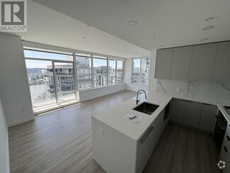 Building Photo - 823-3823 Carnarvon St