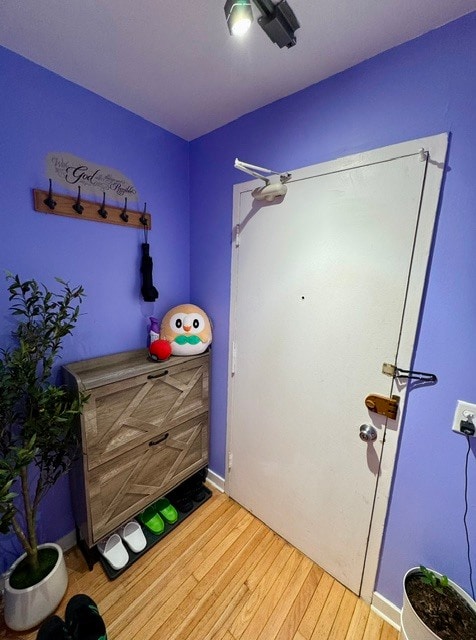 Building Photo - 2909 N Sheridan Rd