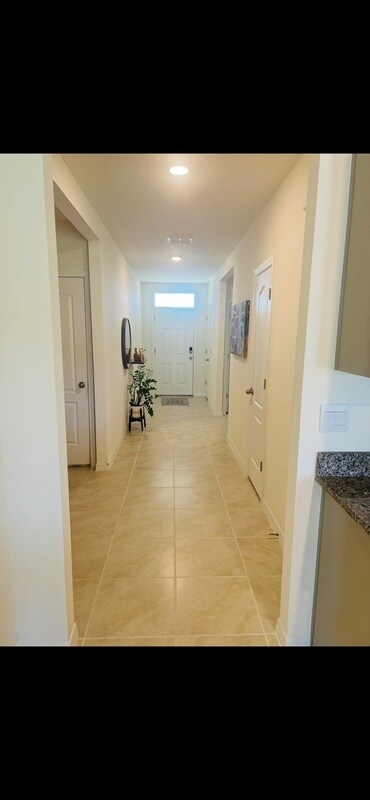 Foto del edificio - 2243 Tay Wes Dr