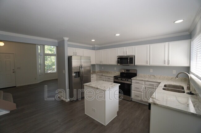 Foto del edificio - 10182 Woodrose Ct