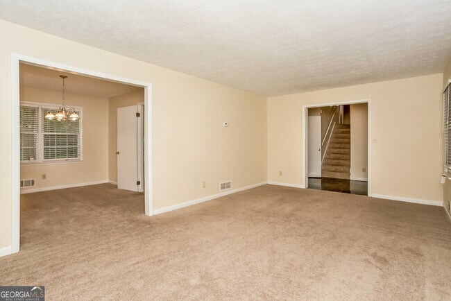 Foto del edificio - 2115 Pine Knoll Cir NE