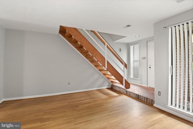 Building Photo - 1804 Bryant St NE
