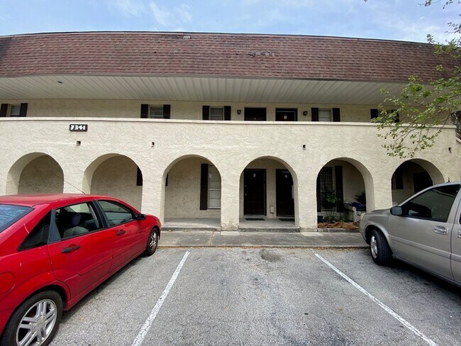 Building Photo - 7341 El Ocho Rd