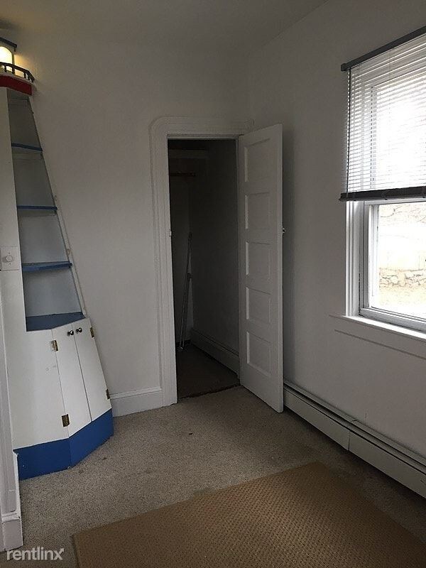 Building Photo - 3 br, 1 bath House - 58 Hathaway Road