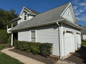 Building Photo - 622 Grand Blvd