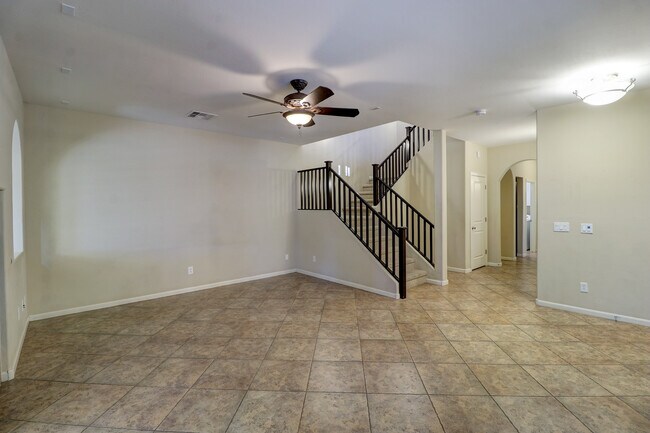 Foto del edificio - 15359 W Columbine Dr