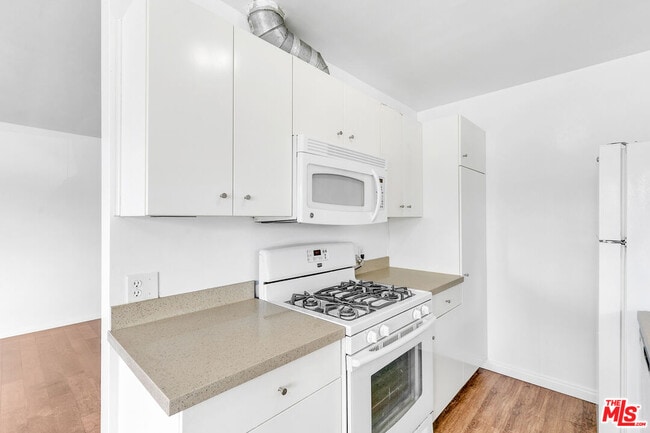 Foto del edificio - 917 N Cedar St