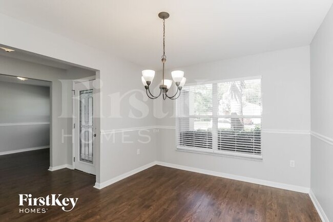 Foto del edificio - 6810 Krenson Oaks Cir