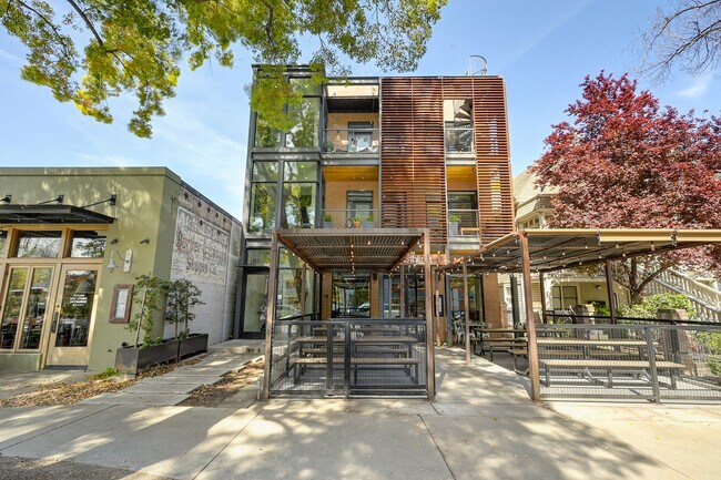 Building Photo - 1813 Capitol Ave