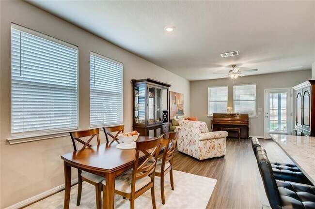 Foto del edificio - 105 Tucana St