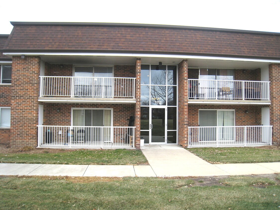 1112 Westover Ln Unit 2C, Schaumburg, IL 60193 Condo for Rent in Schaumburg, IL