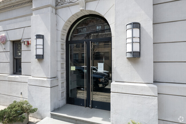 Entrance - 80 Park Ave