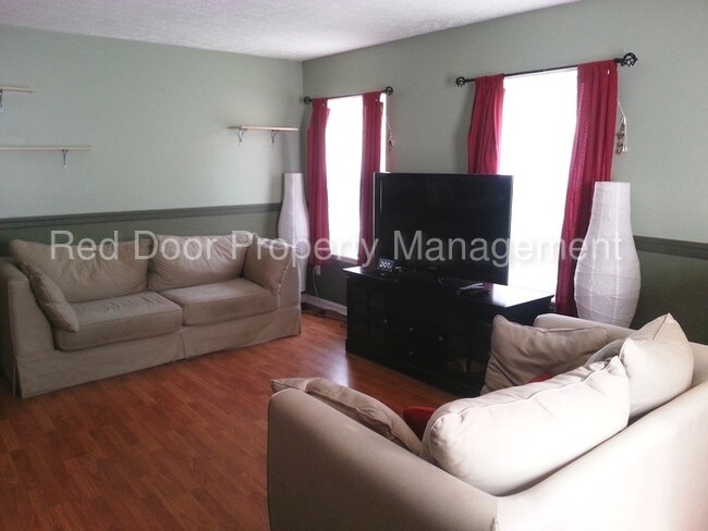 Foto del edificio - 4961 Potomac Square Pl