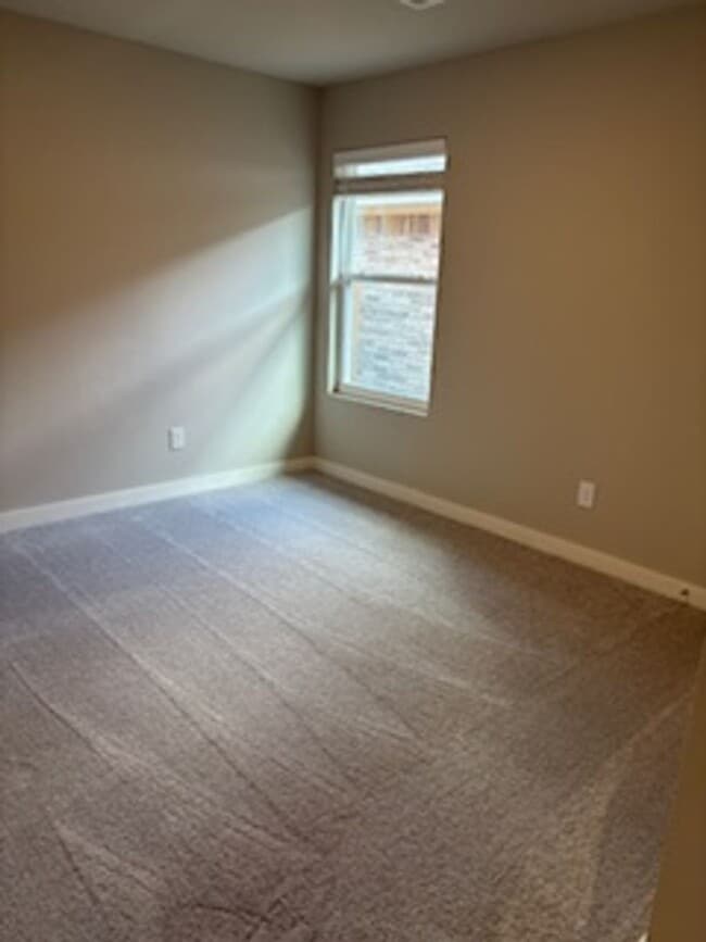 Foto del edificio - Newly Built!