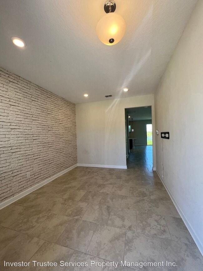Building Photo - 3 br, 2.5 bath House - 1254 Royal St Georg...