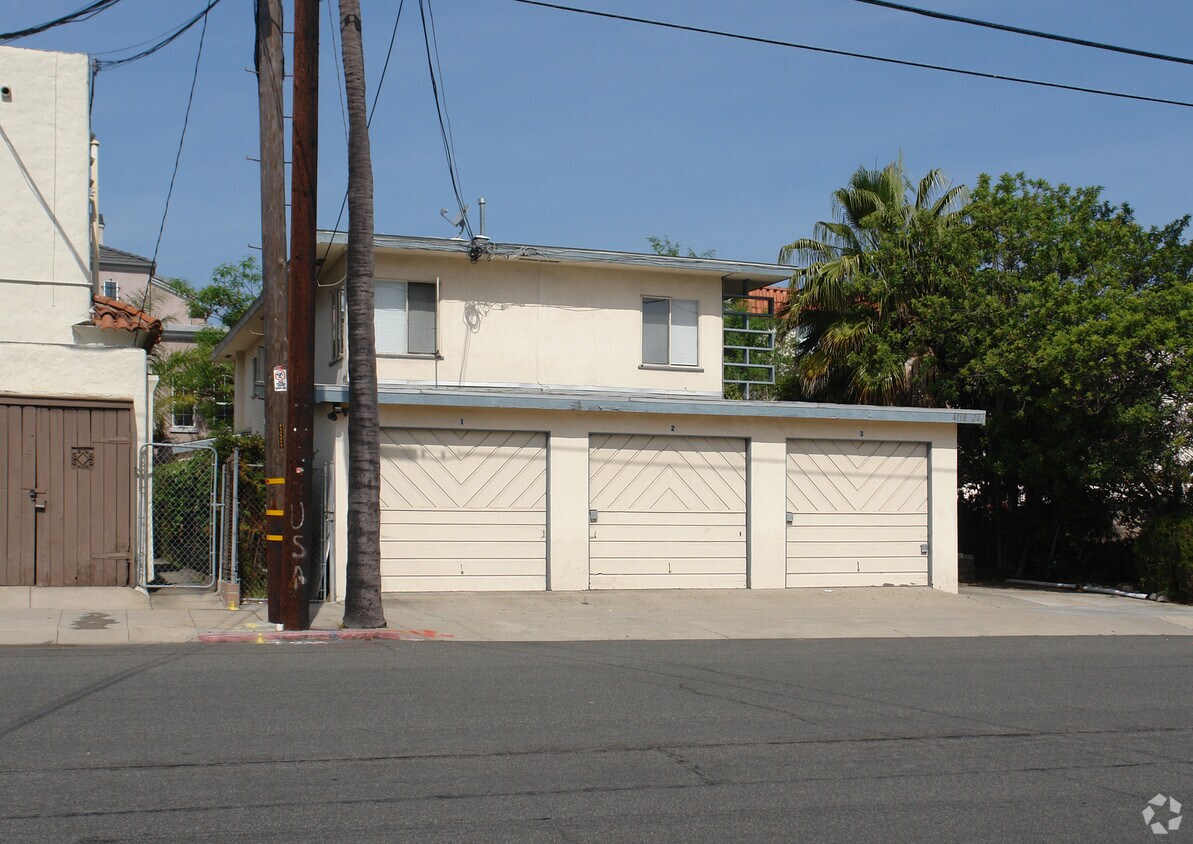 Foto del edificio - 4118 Bachman Pl