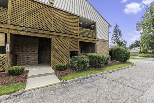 Building Photo - 16507 Woodlane