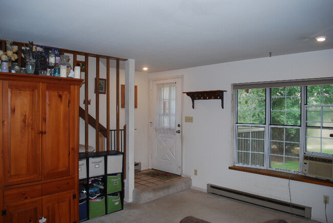 Building Photo - 2828 Silverplume Dr