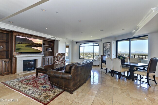 Foto del edificio - 7175 E Camelback Rd