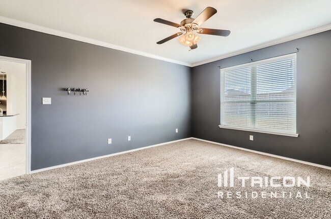 Foto del edificio - 1307 Hidden Valley Dr