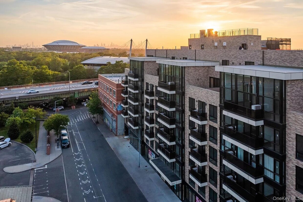 Primary Photo - 131-11 Fowler Ave