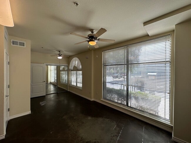 Foto del edificio - Studio Condo in the Heart of West Campus!
