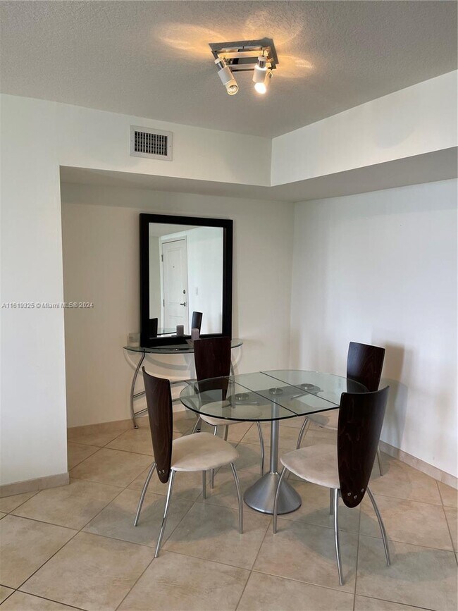Building Photo - 1555 N Treasure Dr