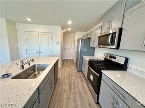 Building Photo - 5746 Sunset Sedona St