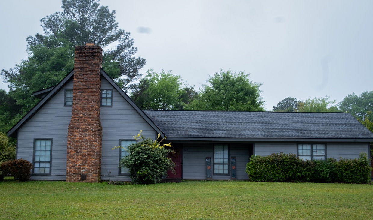 Building Photo - 300 Esplanade Dr