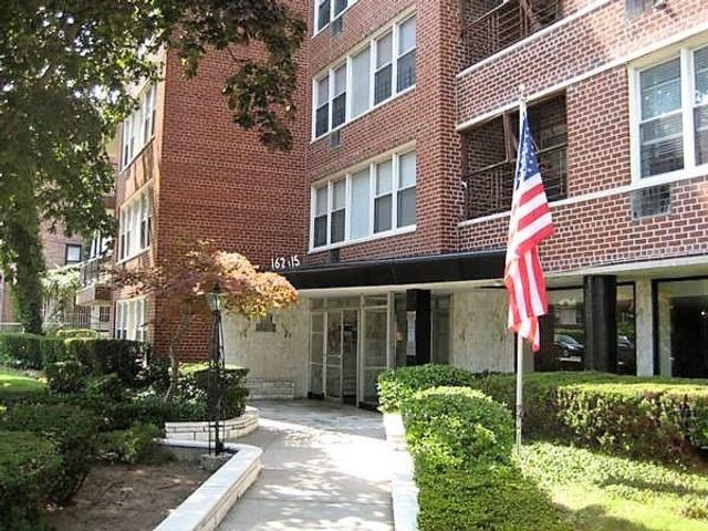 Foto principal - 162-15 Highland Ave