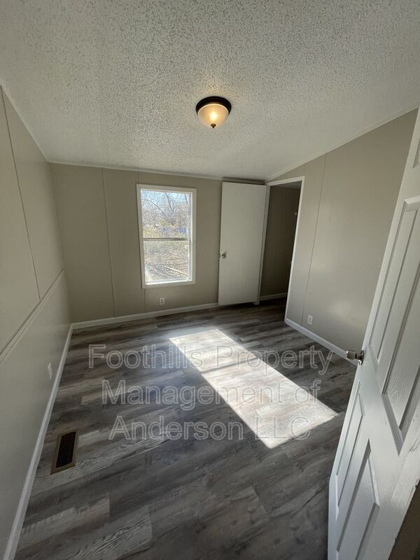 Foto del edificio - 2206 Owens Rd