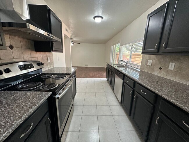 Foto del edificio - Plano 3-2-2 with 2 Living 2 Dining