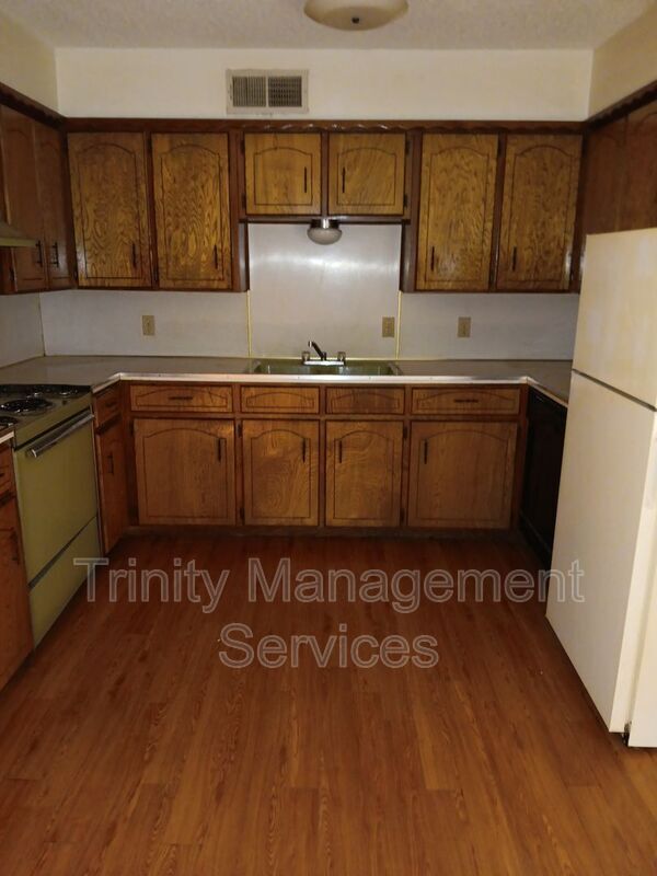 Building Photo - 120 Sequoyah Ln