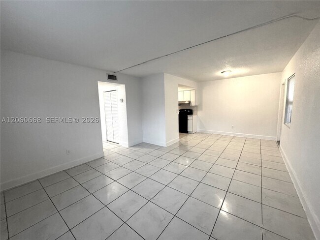 Foto del edificio - 1530 NE 136th St