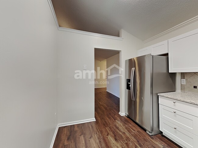 Building Photo - 7 Hazeltine Ct