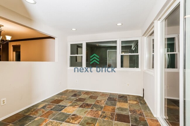 Building Photo - 3 Bed and 2 Bath Stunning Single-family Home is Available for Rent!