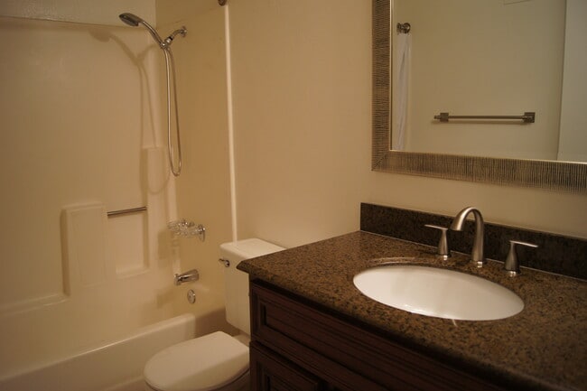 Building Photo - 26052 Serrano Ct
