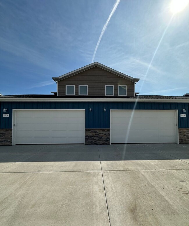 Building Photo - 2554-2550 Granite Dr NW