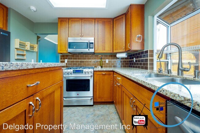 Building Photo - 5 br, 2.5 bath House - 624 East J Street