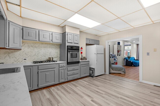 Building Photo - 114 N Highland Ave