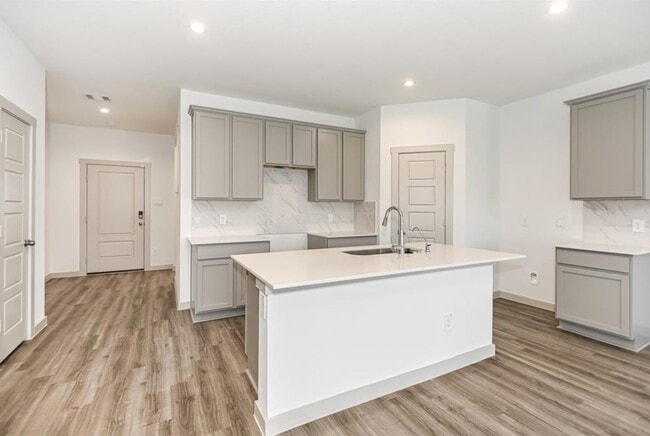 Building Photo - 7918 Brumly Ln