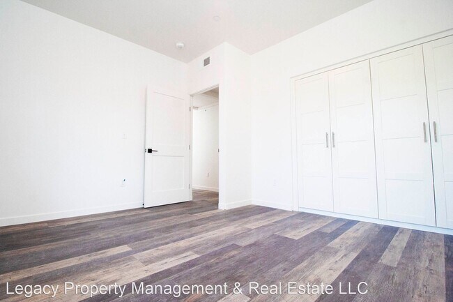 Foto del edificio - 632 McCorkle Ave