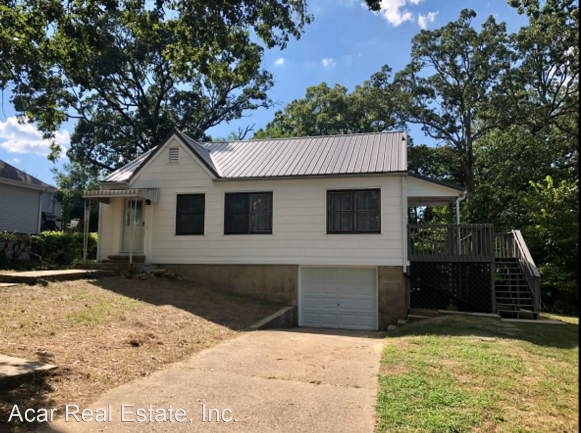 4 br, 1.5 bath House 403 Woodland Drive House Rental in Rolla, MO