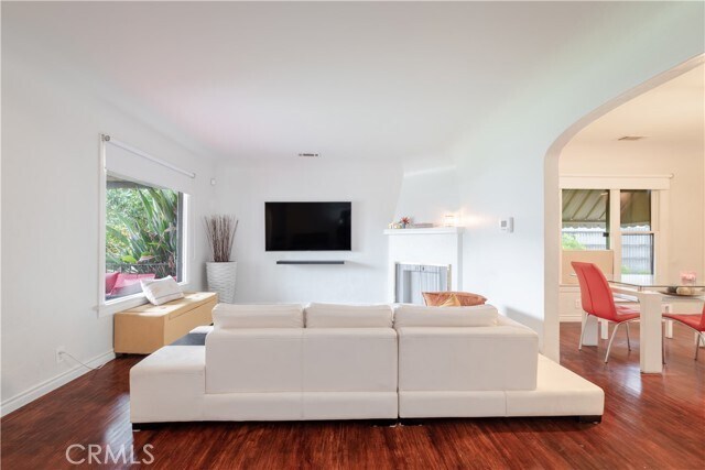 Building Photo - 121 N Spruce St