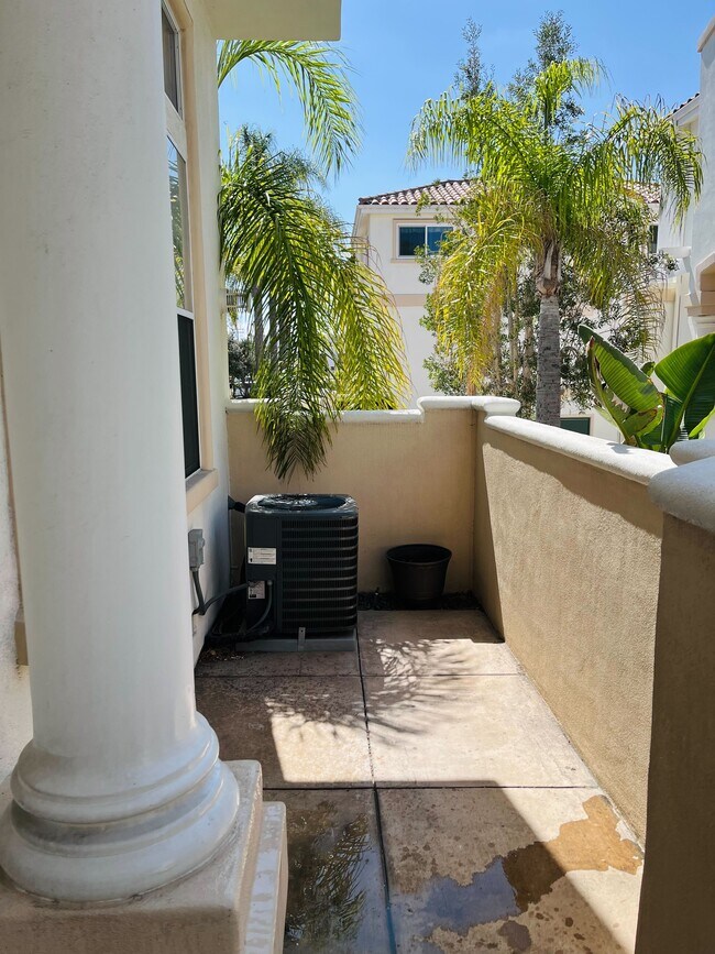 Foto del edificio - 1340 El Prado Ave