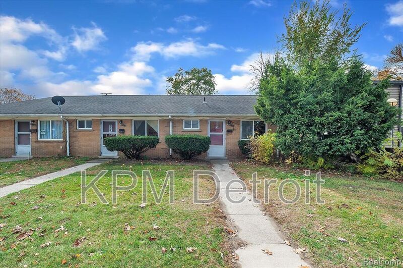 34503 Glenwood Rd, Wayne, MI 48184 Condo for Rent in Wayne, MI