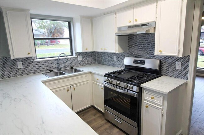 Foto del edificio - 9606 Night Star Dr