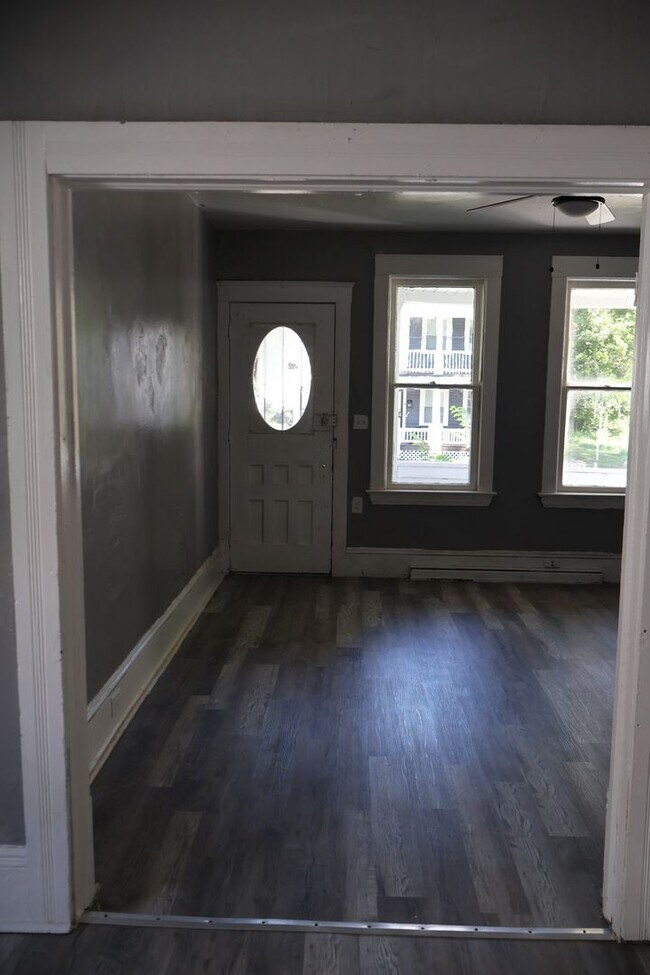 Foto del edificio - 6812 Whitney Ave