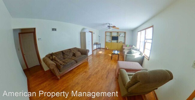 6 br, 3 bath House - 340 N. Delaware photo'